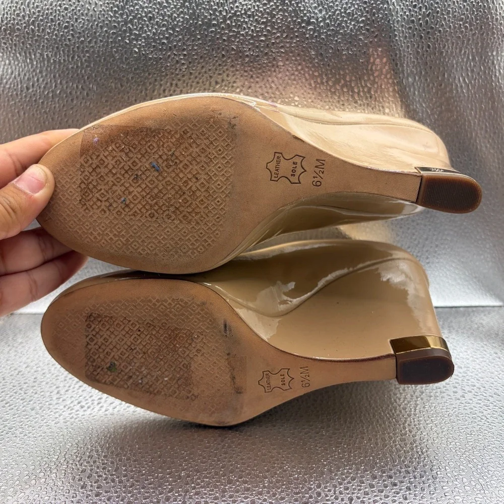 Size 6.5M Tory Burch Astoria Nude Patent Leather Beige Womens Wedge Pump Heels
